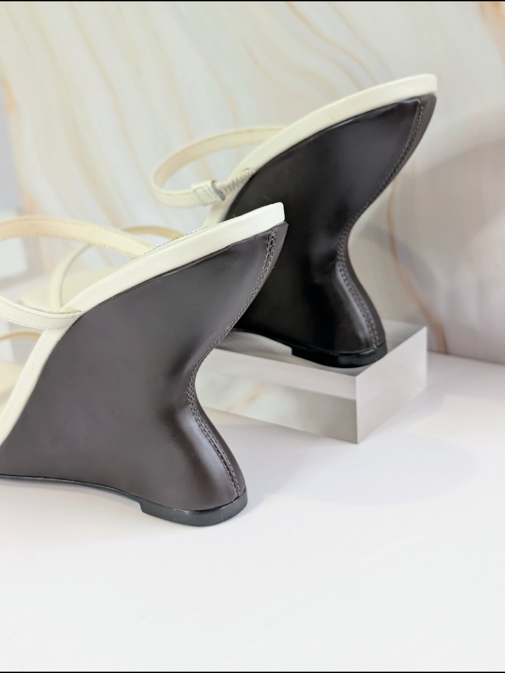 White BCBGMAXAZRIA Sculptural Wedge Sandals Size 8 - Picture 2 of 6